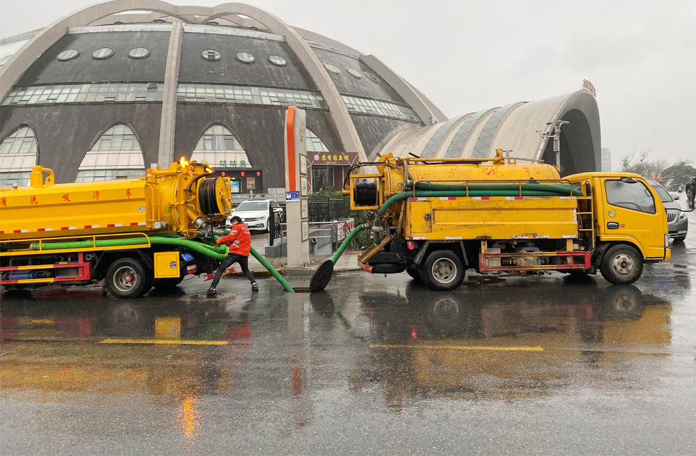 271长江路商场管道清淤