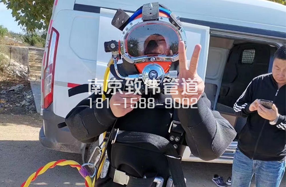 356长江路沉淀池清底